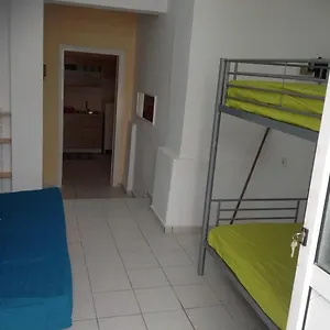 apartment-10-min-from-the-center-of-heraklion.rethymnohotels.net/
